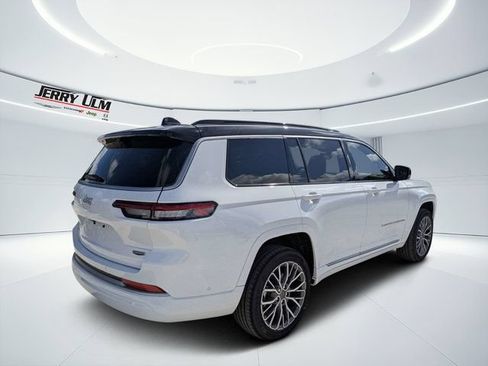 New 2026 Jeep Grand Cherokee L Summit w/ Advanced Protech Group IV AWD/4WD image 3