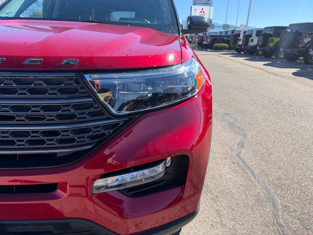 Used 2022 Ford Explorer XLT w/ Equipment Group 202A AWD/4WD image 9