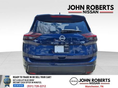 Used 2025 Nissan Rogue SV AWD/4WD image 15