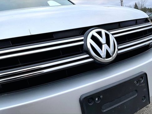 Used 2017 Volkswagen Tiguan S image 31