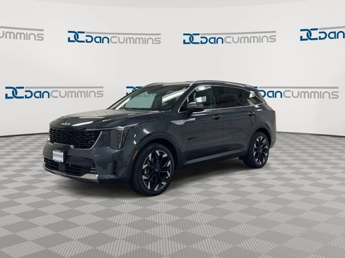 Used 2025 Kia Sorento EX FWD image 4
