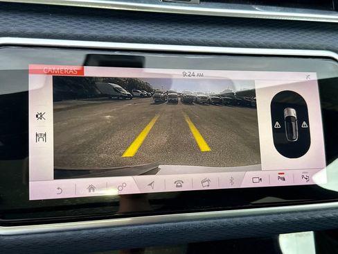 Used 2019 Land Rover Range Rover Velar R-Dynamic SE AWD/4WD image 20