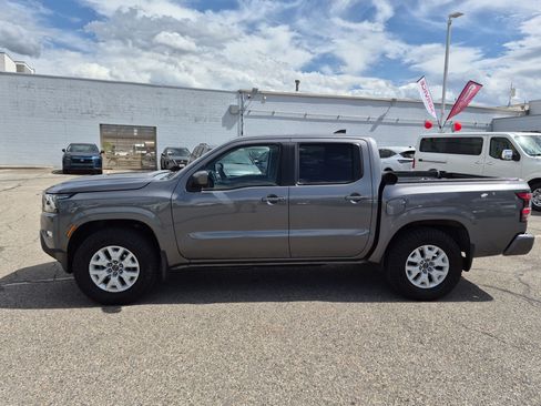 Used 2022 Nissan Frontier SV AWD/4WD image 9