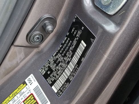 Used 2016 Toyota Sienna XLE Premium AWD/4WD image 32