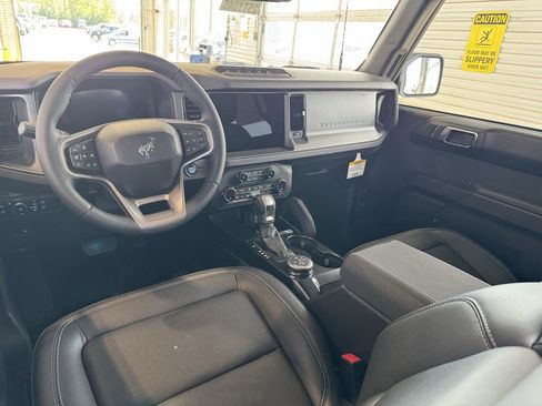 New 2025 Ford Bronco Badlands image 12