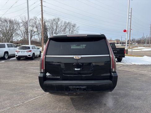 Used 2017 Cadillac Escalade ESV Luxury image 6