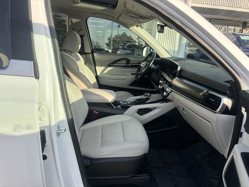 Used 2023 Kia Telluride S w/ S Sunroof Package image 9