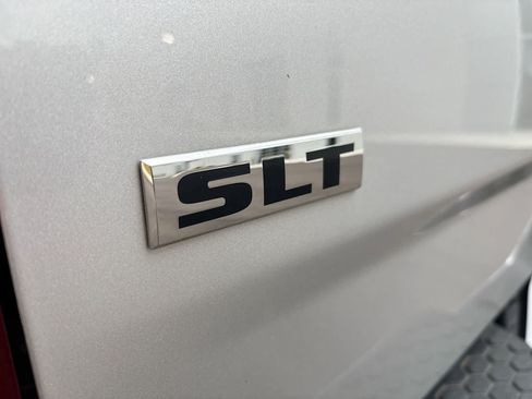 Used 2017 RAM 1500 SLT RWD image 30
