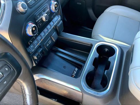 Used 2020 GMC Sierra 1500 SLT image 15