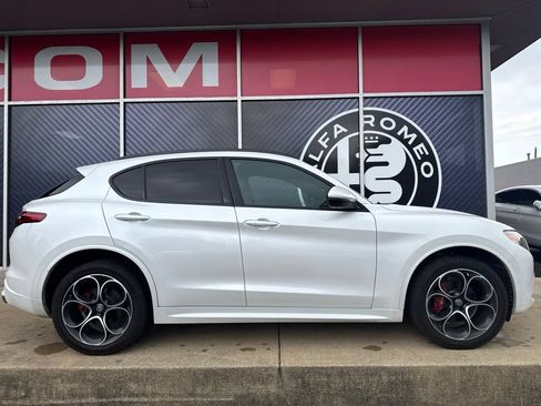 Used 2020 Alfa Romeo Stelvio Ti Sport AWD/4WD image 4