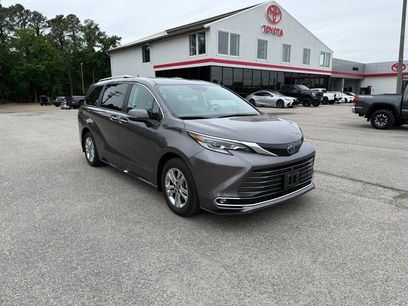 Used 2023 Toyota Sienna Platinum