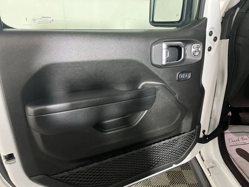 Used 2024 Jeep Wrangler Unlimited Rubicon image 13