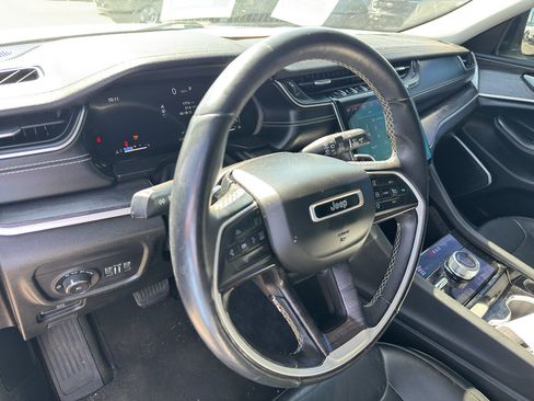 Used 2021 Jeep Grand Cherokee L Limited AWD/4WD image 13