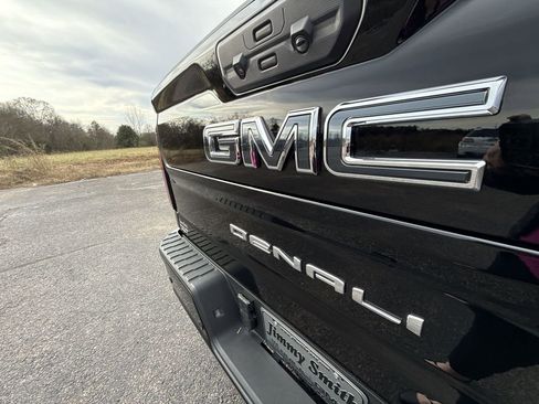 Certified 2025 GMC Sierra 2500 Denali Ultimate w/ Max Trailering Package image 38