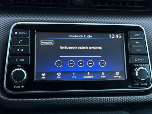 Used 2019 Nissan Kicks S image 22