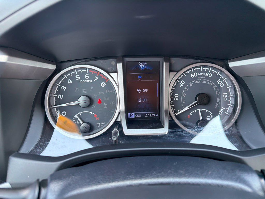 Used 2020 Toyota Tacoma SR5 AWD/4WD image 6