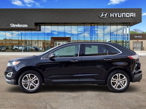 Used 2018 Ford Edge Titanium image 2