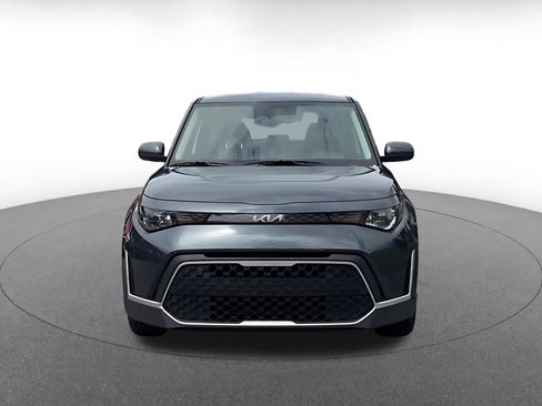 Used 2025 Kia Soul LX w/ LX Technology Package FWD image 4