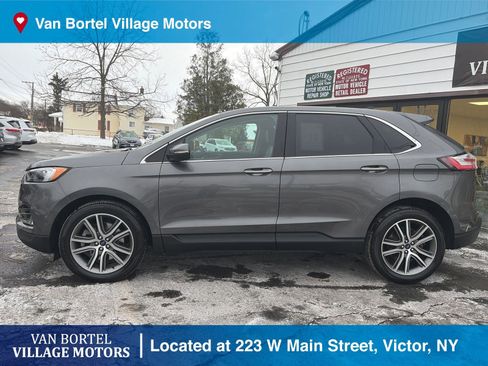 Used 2022 Ford Edge Titanium image 2