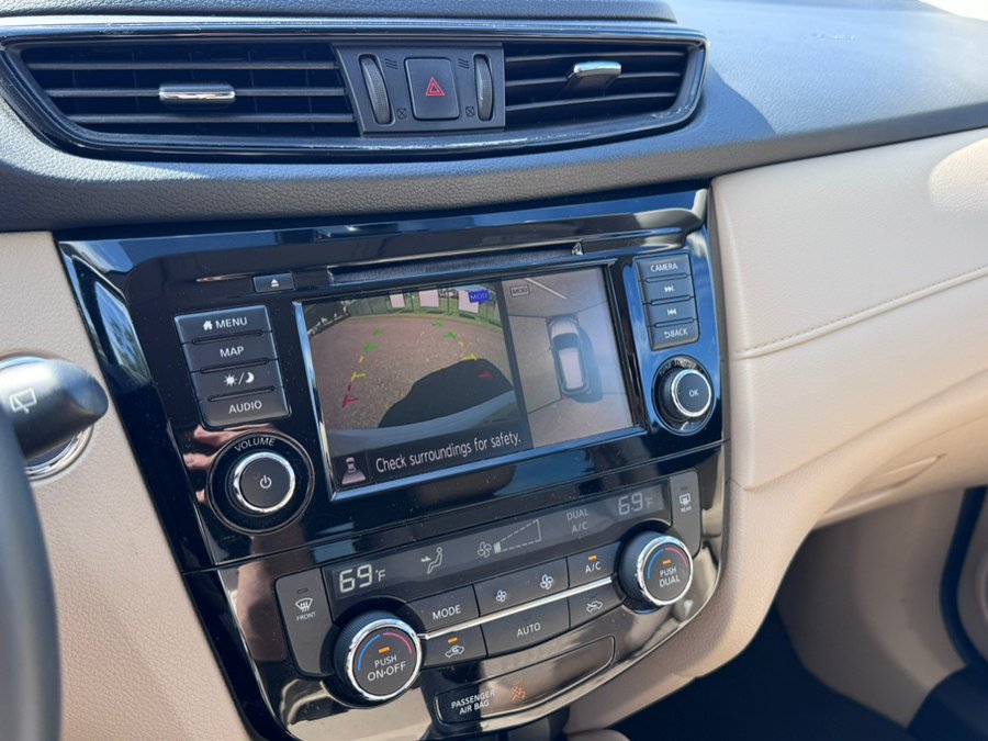 Used 2018 Nissan Rogue SV w/ Premium Package AWD/4WD image 15