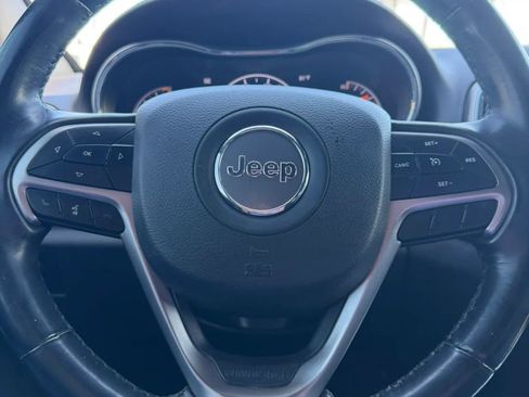 Used 2021 Jeep Grand Cherokee Laredo RWD image 21