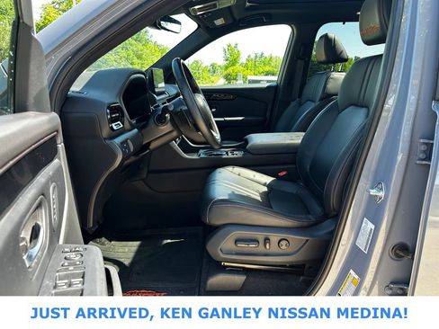 Used 2023 Honda Pilot TrailSport image 14
