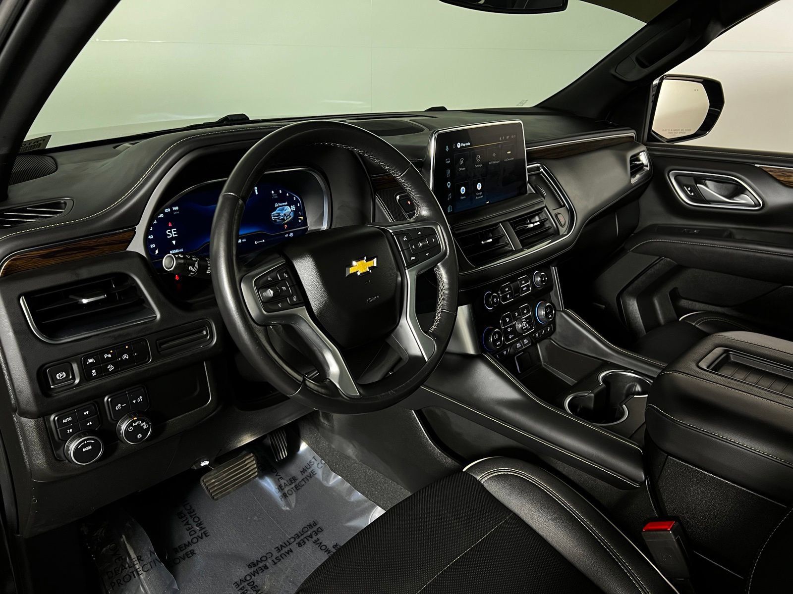 Used 2023 Chevrolet Tahoe Premier AWD/4WD image 13