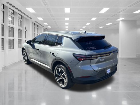 New 2026 Chevrolet Equinox EV LT image 7