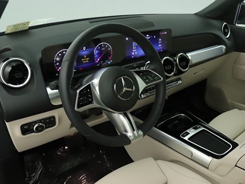 Certified 2026 Mercedes-Benz GLB 250 image 14