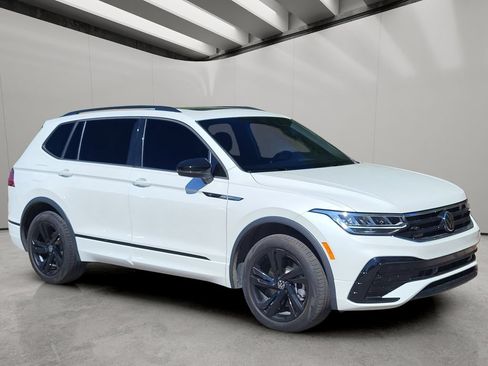 Used 2023 Volkswagen Tiguan SE R-Line AWD/4WD image 5