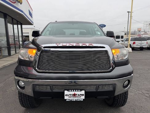 Used 2013 Toyota Tundra Grade 4x2 4dr CrewMax Cab Pick w/ Tow Pkg image 2
