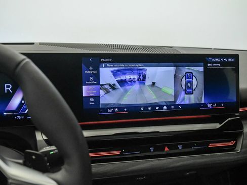 Used 2026 BMW 530i w/ Premium Package RWD image 20