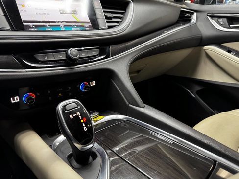 Used 2019 Buick Enclave Essence image 24