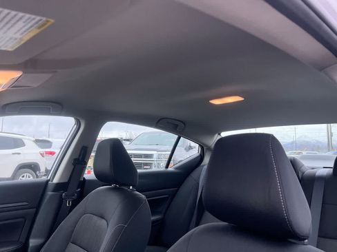 Used 2024 Nissan Altima 2.5 SV FWD image 22