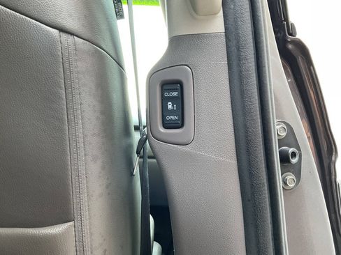 Used 2016 Honda Odyssey Touring Elite image 48