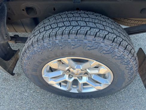 Certified 2023 Chevrolet Silverado 1500 LT w/ Convenience Package II AWD/4WD image 29