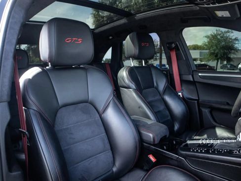 Used 2018 Porsche Macan GTS AWD/4WD image 18