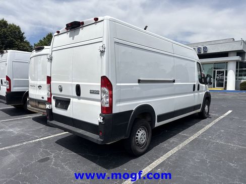 Used 2025 RAM ProMaster 2500 w/ Convenience Group FWD image 2