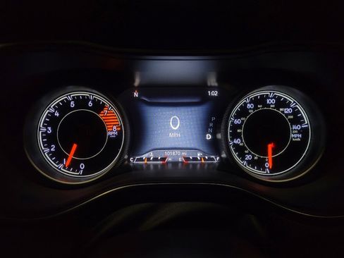 Used 2019 Jeep Cherokee Limited image 23