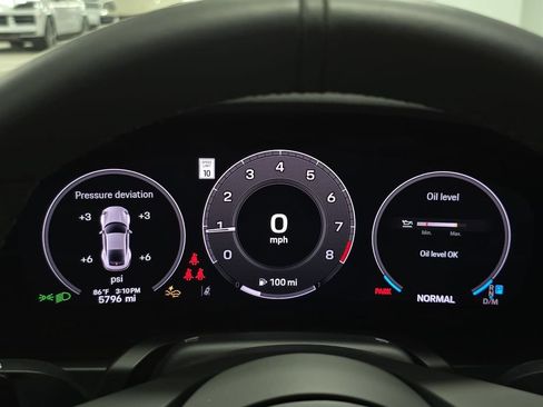 Certified 2025 Porsche 911 Carrera RWD image 14
