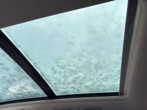 Used 2020 Volkswagen Tiguan SE w/ Panoramic Sunroof Package image 21