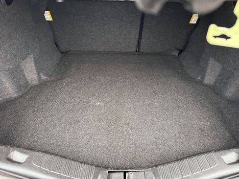 Used 2018 Ford Fusion SE w/ Fusion SE Technology Package FWD image 9