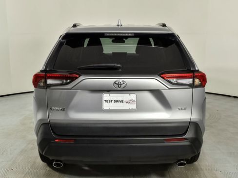 Used 2021 Toyota RAV4 XLE Premium image 27