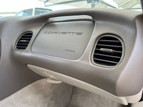 Used 2003 Chevrolet Corvette Coupe w/ Preferred Equipment Group RWD image 24