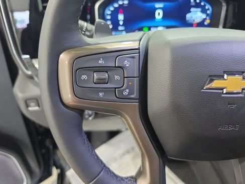 Used 2023 Chevrolet Silverado 1500 High Country w/ High Country Premium Package AWD/4WD image 16