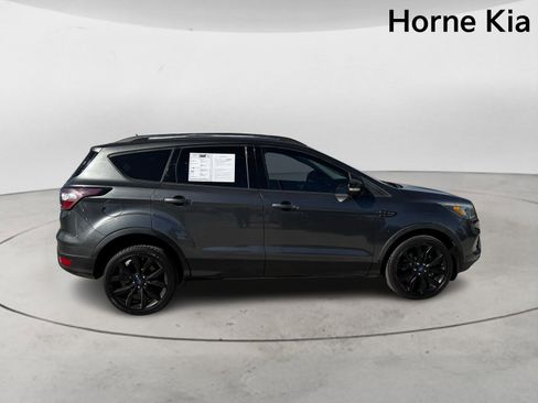 Used 2017 Ford Escape Titanium image 3