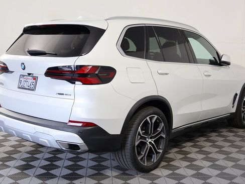 Used 2024 BMW X5 xDrive40i w/ Premium Package AWD/4WD image 4