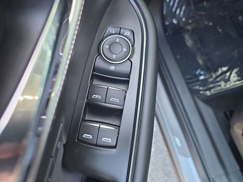 Certified 2025 Buick Envision Sport Touring image 16