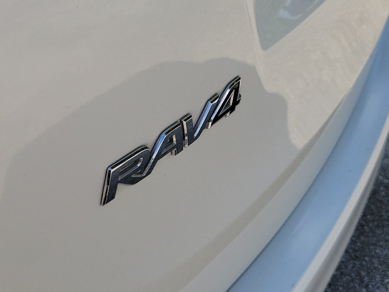 Used 2014 Toyota RAV4 Limited FWD image 6