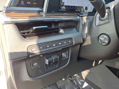 Certified 2024 Cadillac Escalade Premium Luxury w/ Performance Package AWD/4WD image 24
